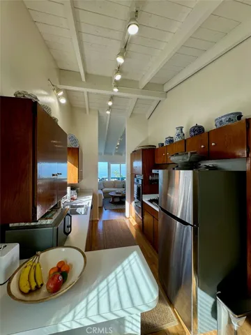 995 La Mirada Street, Laguna Beach, California 92651
