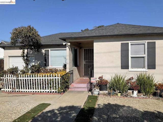 215 California Avenue, Pittsburg, California 94565