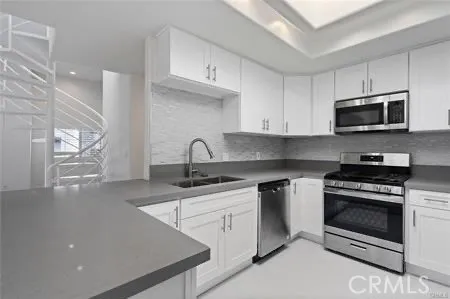 14859 Moorpark Street Unit 103, Sherman Oaks, California 91403