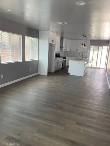 8207 Wheatland Avenue, Sun Valley, California 91352