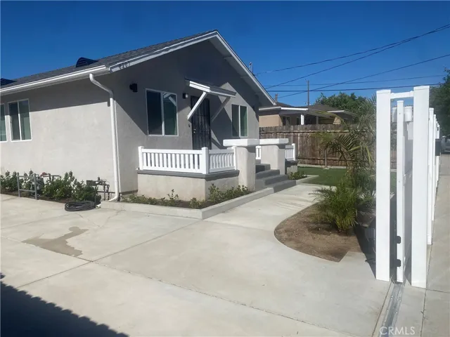 8207 Wheatland Avenue, Sun Valley, California 91352