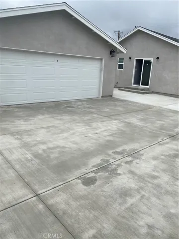 8207 Wheatland Avenue, Sun Valley, California 91352