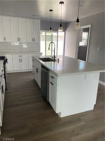8207 Wheatland Avenue, Sun Valley, California 91352