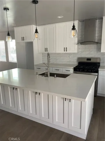 8207 Wheatland Avenue, Sun Valley, California 91352
