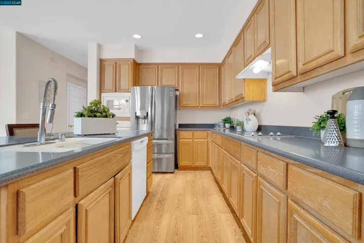 309 Glenbriar Cir, Tracy, California 95377