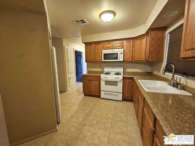 14777 Palm Drive Unit 114, Desert Hot Springs, California 92240