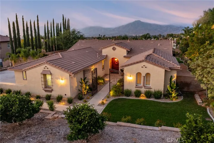 1739 6th Avenue, Redlands, California 92374