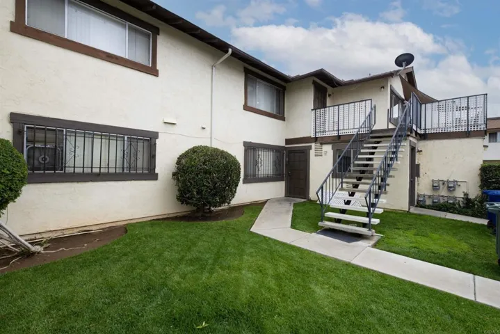 1211 Monique Court, Vista, California 92084