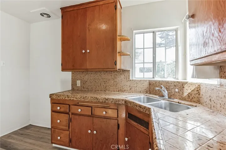 11049 Hulme Avenue, Lynwood, California 90262