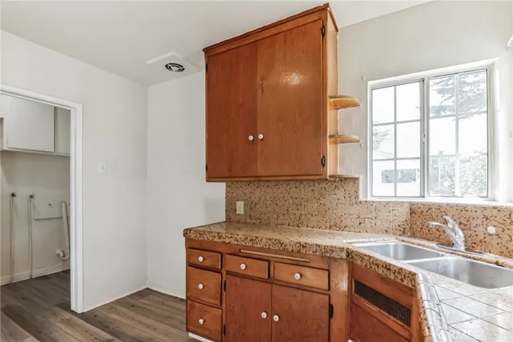 11049 Hulme Avenue, Lynwood, California 90262