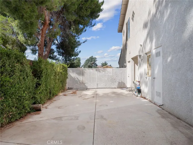 13025 Greensboro Road, Victorville, California 92395