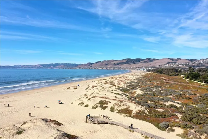 Nearby Pismo Beach - Aerial photo