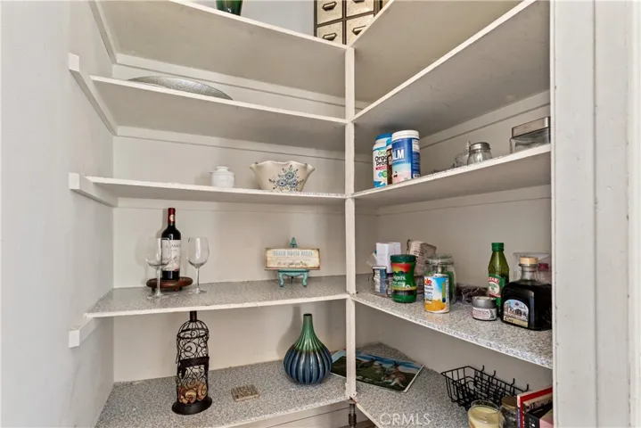 Walk-in Pantry