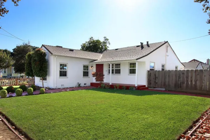 489 Haydon Street, Hollister, California 95023