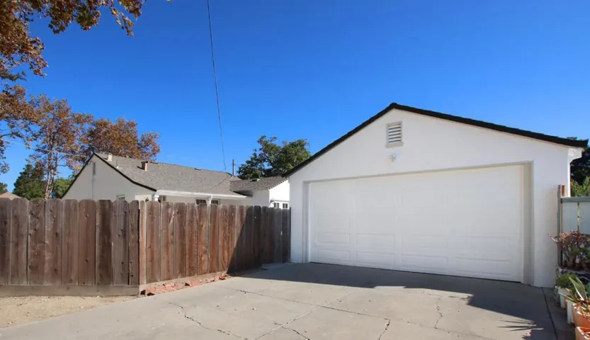 489 Haydon Street, Hollister, California 95023