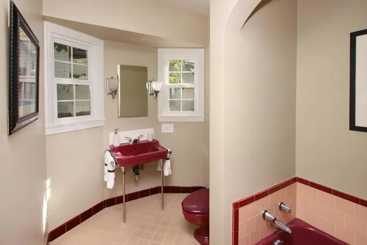 489 Haydon Street, Hollister, California 95023