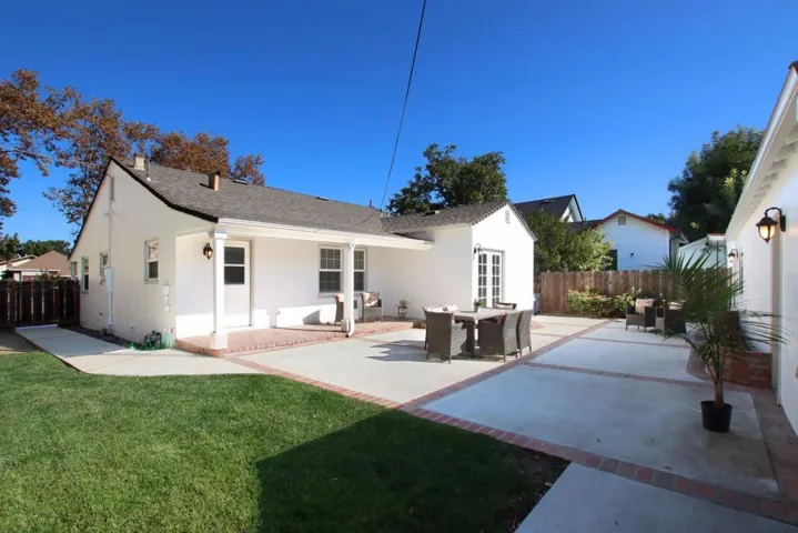 489 Haydon Street, Hollister, California 95023