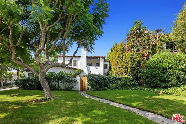 10361 Lindbrook Drive, Los Angeles, California 90024