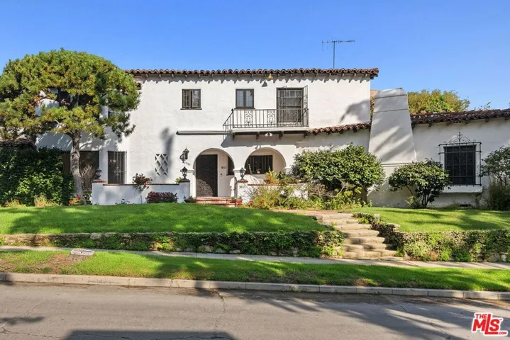 10361 Lindbrook Drive, Los Angeles, California 90024
