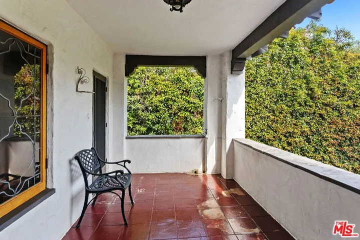10361 Lindbrook Drive, Los Angeles, California 90024