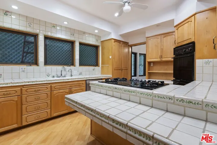 10361 Lindbrook Drive, Los Angeles, California 90024