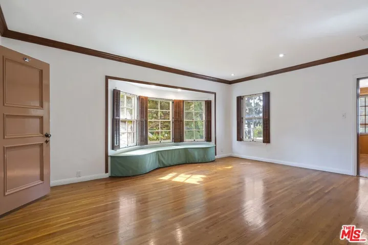 10361 Lindbrook Drive, Los Angeles, California 90024