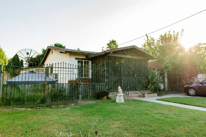 985 W 14th Street, San Bernardino, California 92411