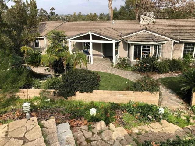 698 Elm Tree Lane, Fallbrook, California 92028