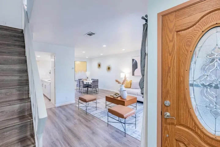220 Red Oak Drive M, Sunnyvale, California 94086