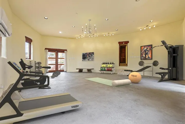 Studio / Flex Area