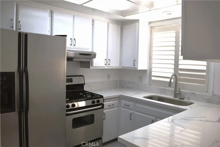 27656 Ironstone Drive 5, Canyon Country, California 91387