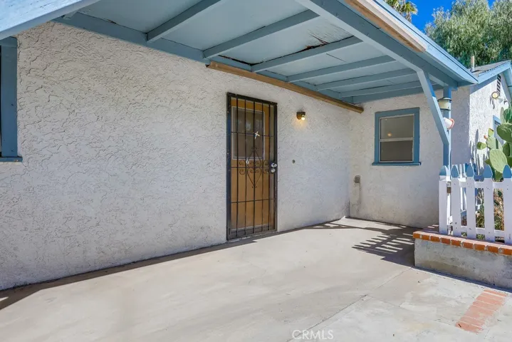 704 Fairlawn Avenue, Santa Ana, California 92703