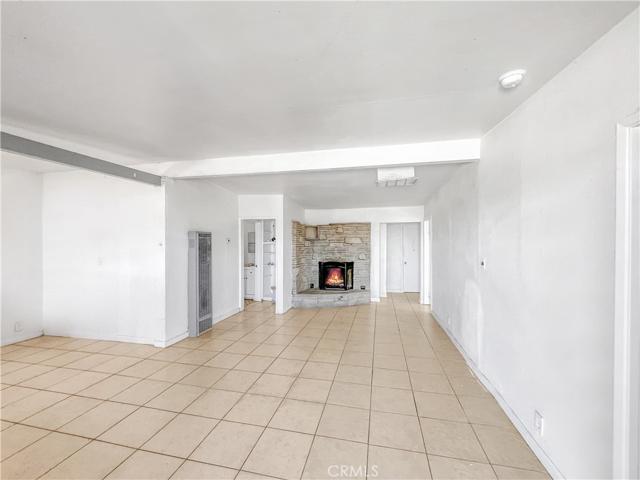 Front unit Living room