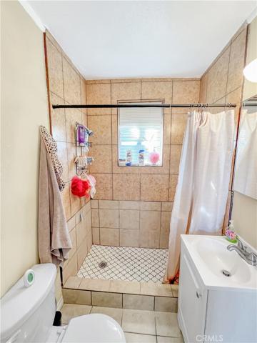 Back unit bathroom