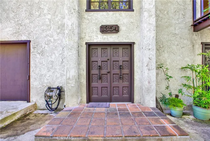 Double door entry