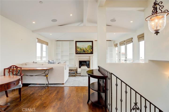 99 Bayview, Manhattan Beach, California 90266