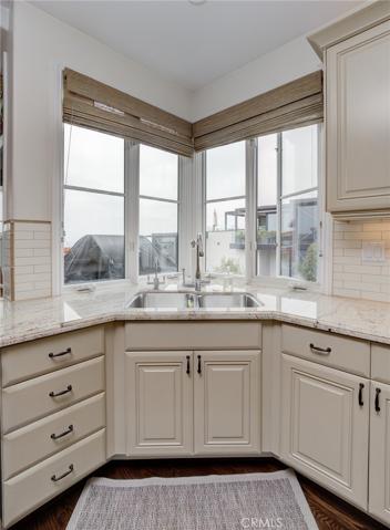 99 Bayview, Manhattan Beach, California 90266