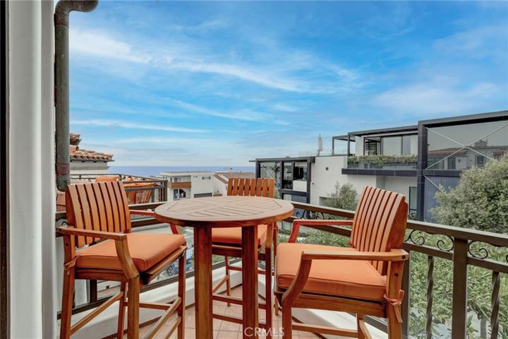 99 Bayview, Manhattan Beach, California 90266