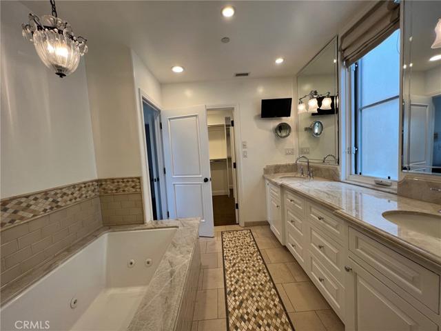 99 Bayview, Manhattan Beach, California 90266