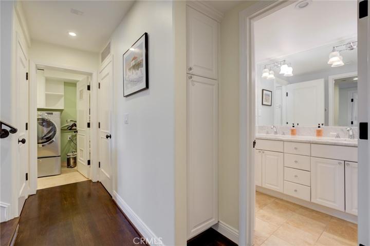 99 Bayview, Manhattan Beach, California 90266