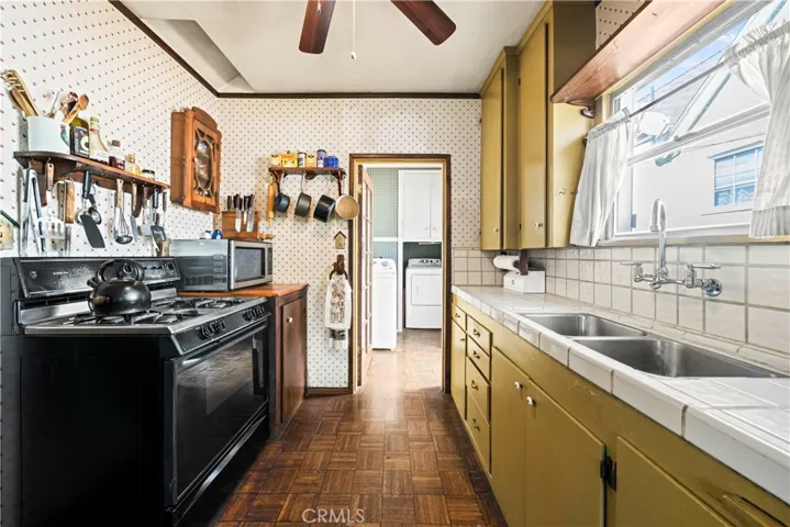 1329 Sonora Avenue, Glendale, California 91201