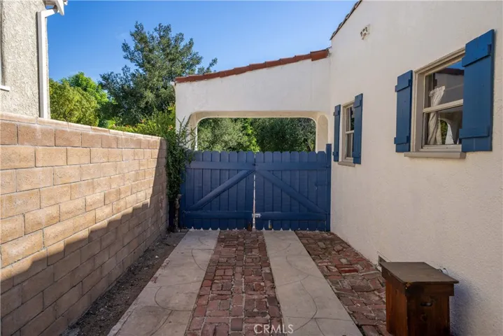 1329 Sonora Avenue, Glendale, California 91201