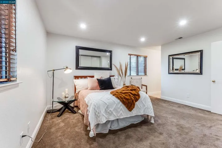 838 Valley Run, Hercules, California 94547