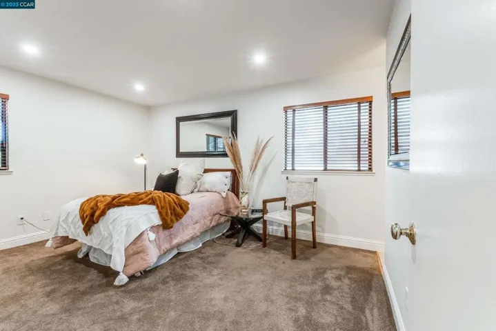 838 Valley Run, Hercules, California 94547