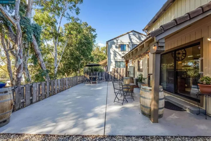 838 Valley Run, Hercules, California 94547