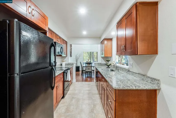 838 Valley Run, Hercules, California 94547