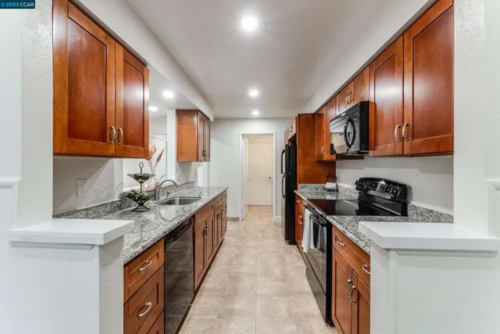 838 Valley Run, Hercules, California 94547