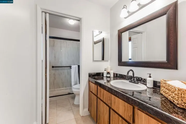 838 Valley Run, Hercules, California 94547