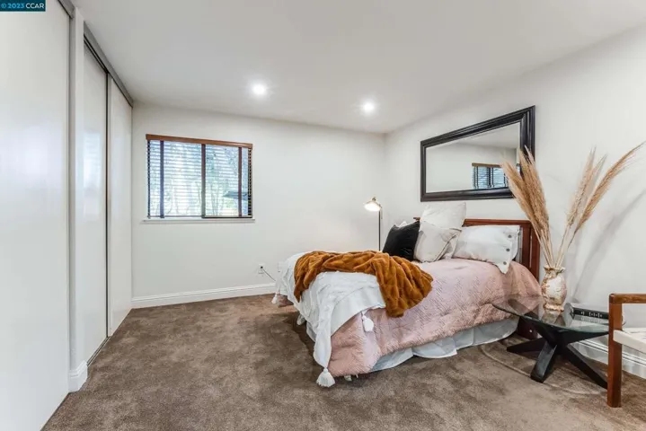 838 Valley Run, Hercules, California 94547