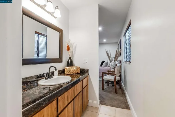 838 Valley Run, Hercules, California 94547